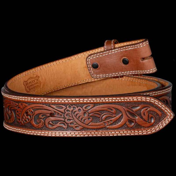 The Crepe Myrtle leather belt is the picture of classic western style. Crafted on high quality natural leather this full grain belt is perfect for men and women.